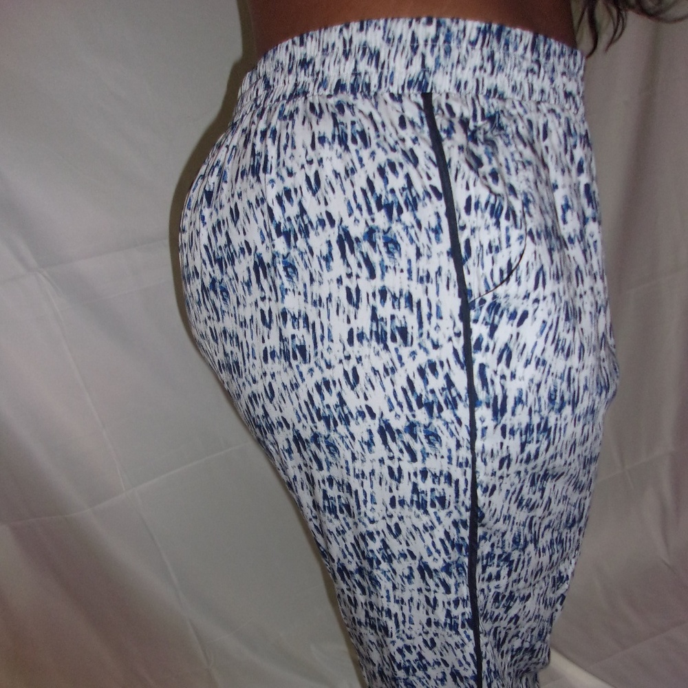 BRAND NEW- FOREVER 21 LOUNGE PANTS